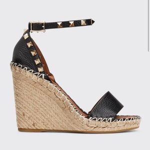 NIB Valentino Rockstud Wedge - FIRM ON PRICE offers will not be considered.